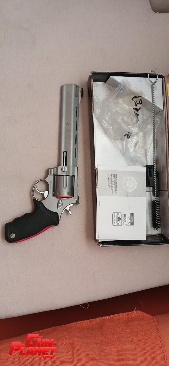 Taurus 444 racing bull  Cal: 44 Magnum