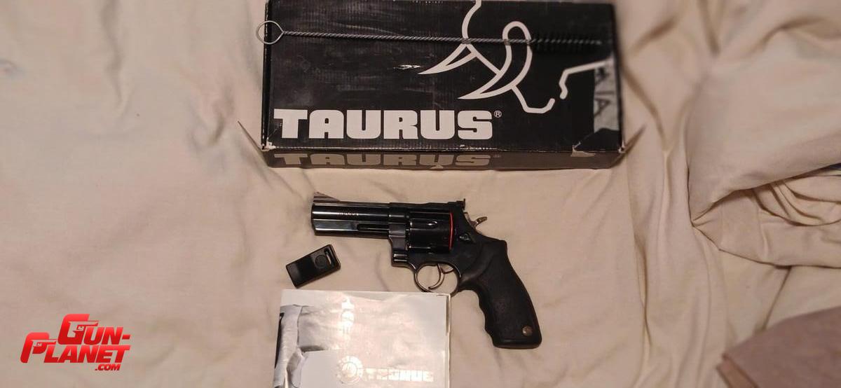 Taurus mod 44 Cal: 44 Magnum