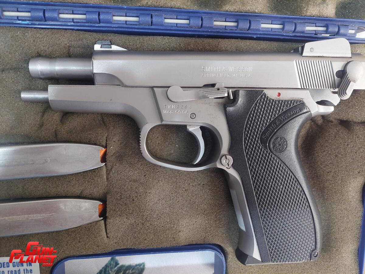 Smith & Wesson 5906