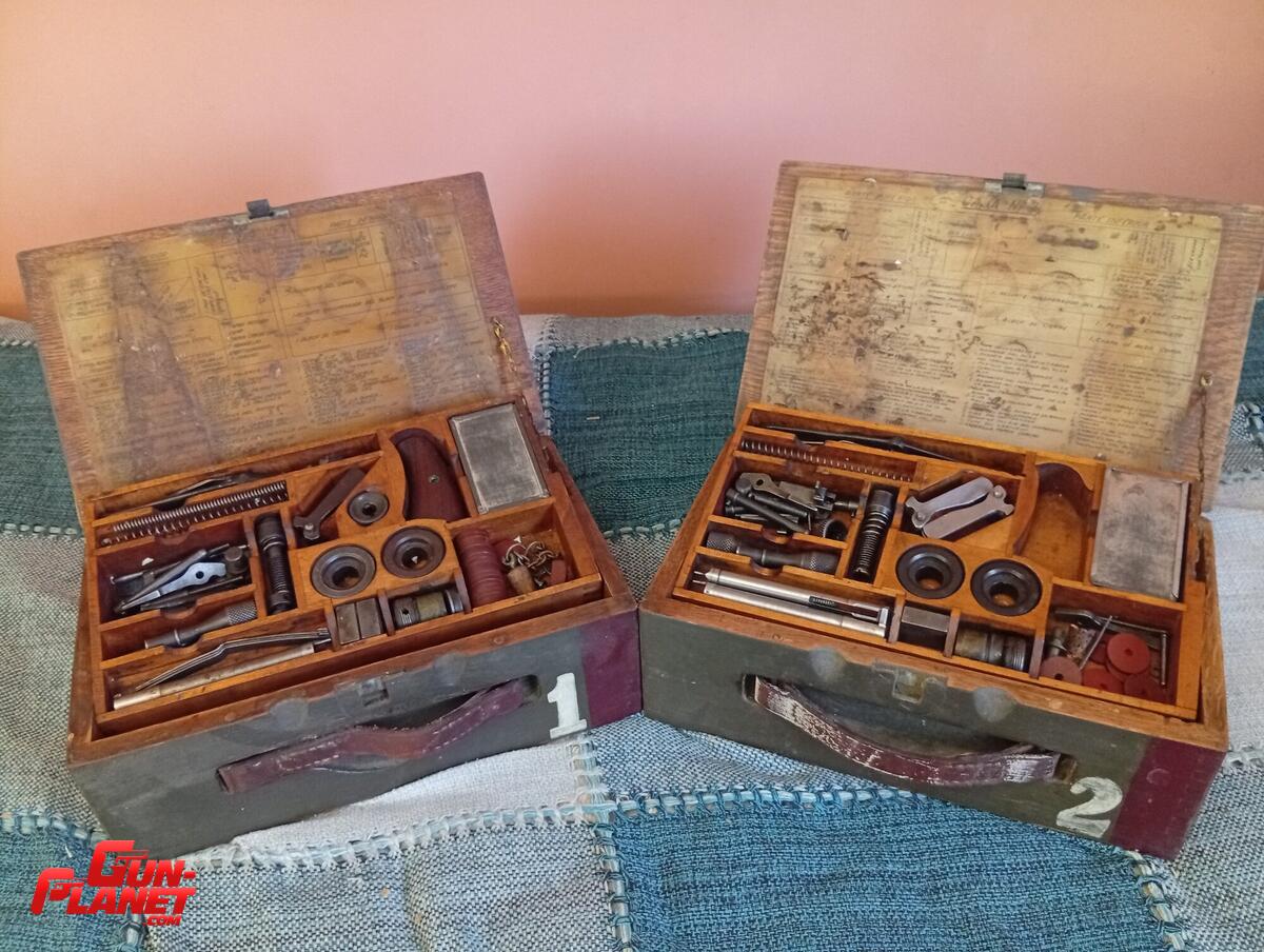 Colt Caja de armero ametralladora 1928 y encintadora Colt 