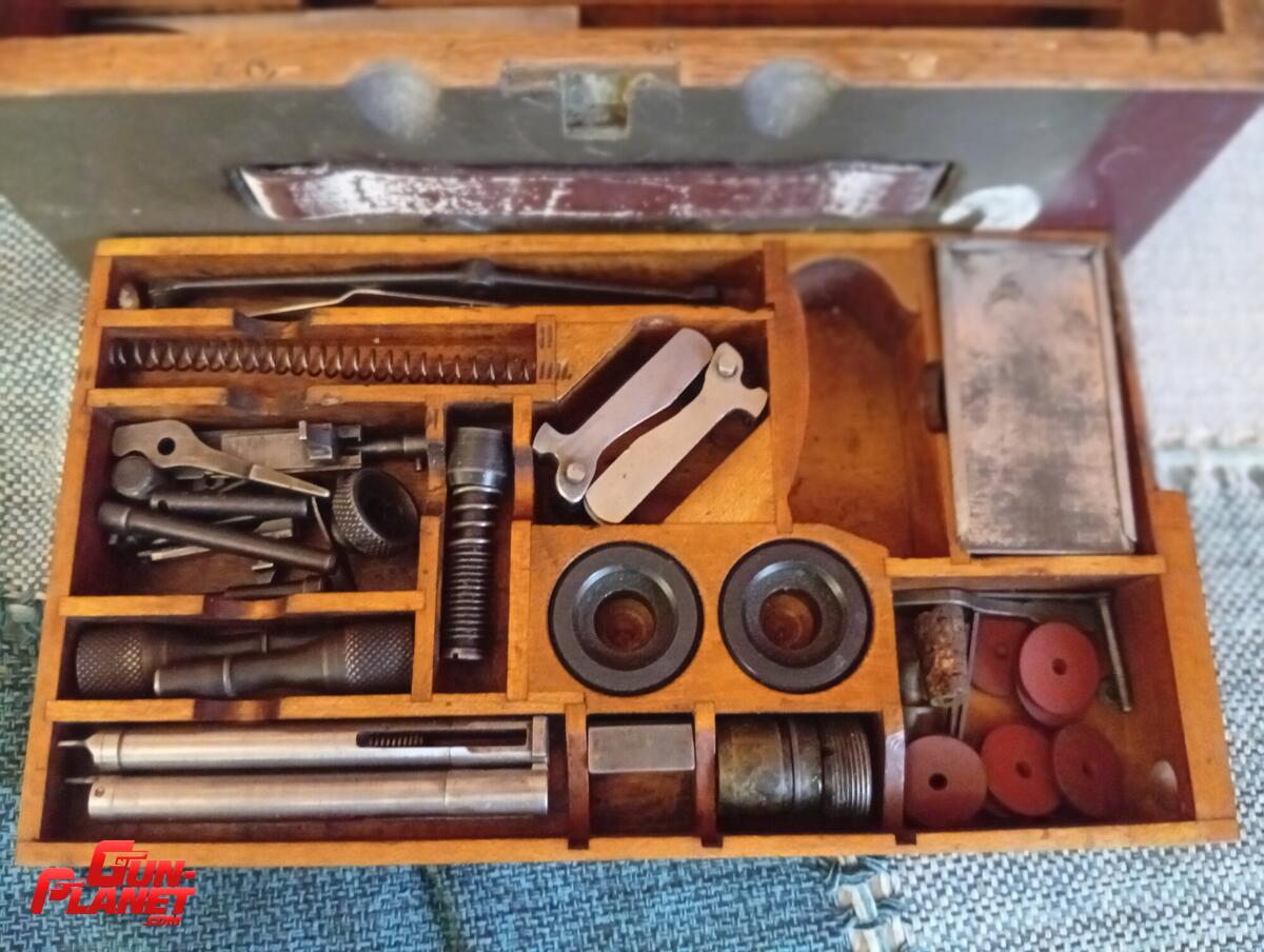 Colt Caja de armero ametralladora 1928 y encintadora Colt 