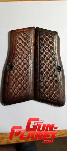 Browning HI POWER. Cachas originales