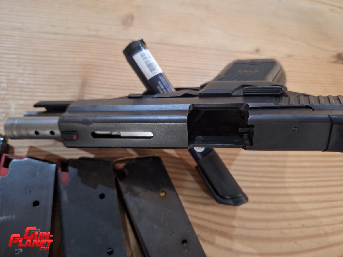 Taurus PT 945