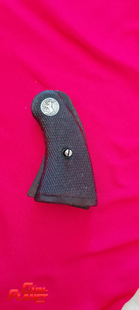 Colt Police cachas originales 