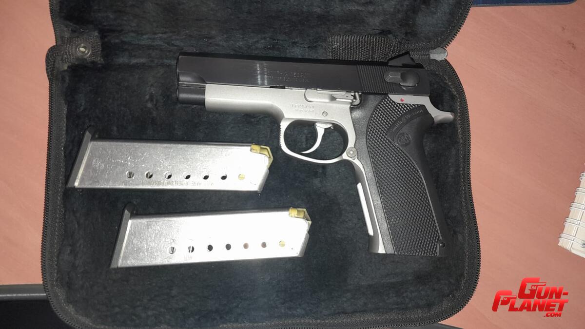 Smith & Wesson 4567 cal 45 ACP