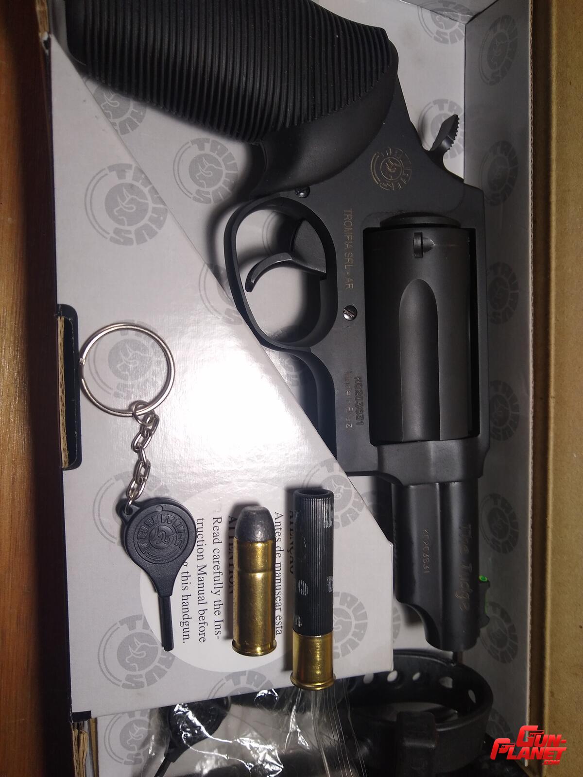 Taurus JUDGE CAL 45 LC y .410