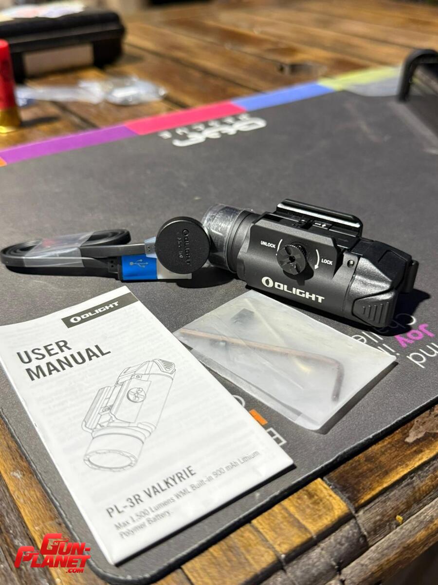 Olight PL - 3R VALKYRIE 1500 LUMENES