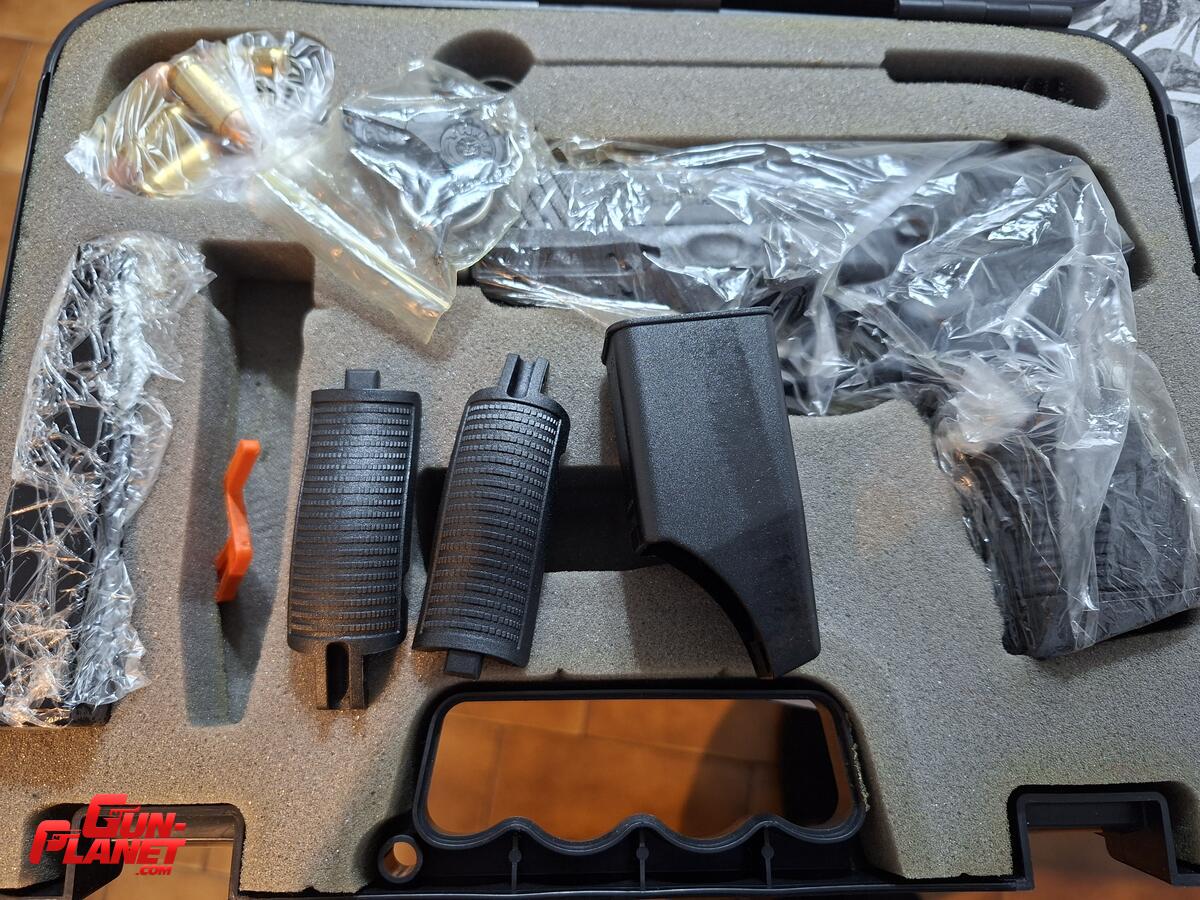 Taurus Pt 845