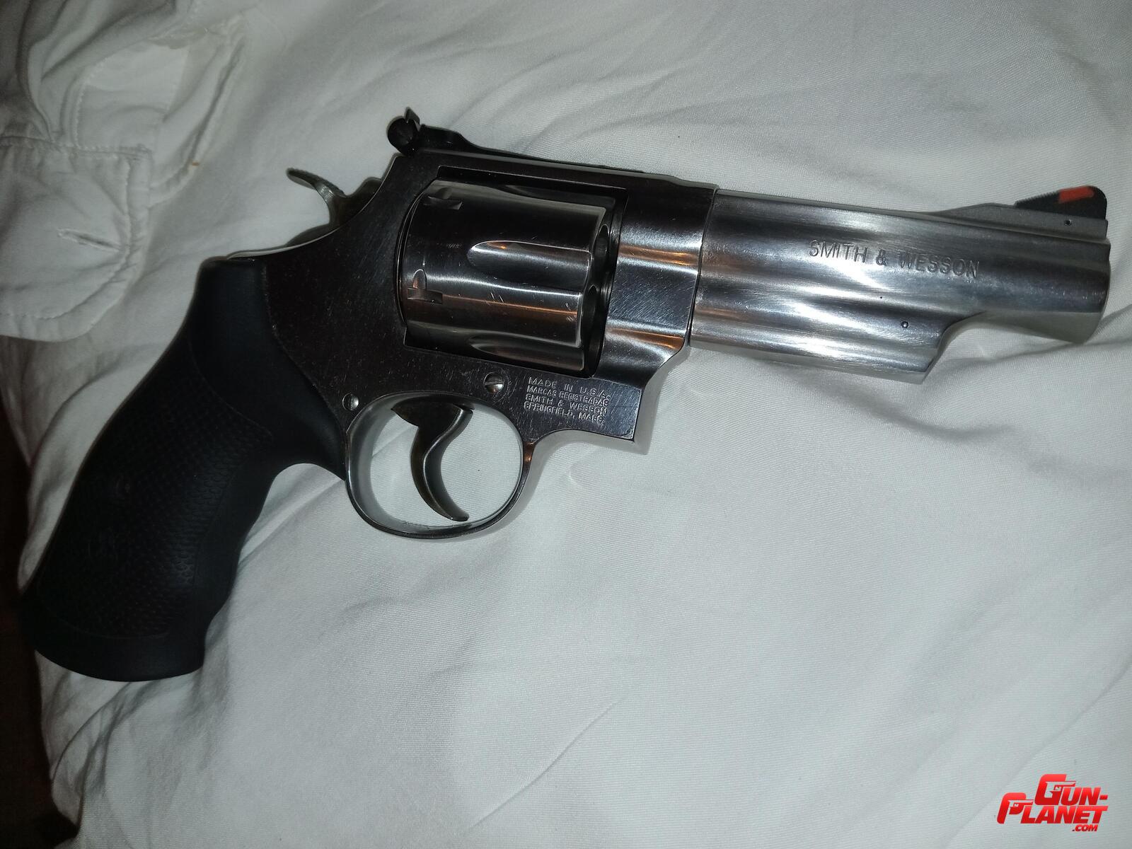 Smith & Wesson 629 cal 44 magnum