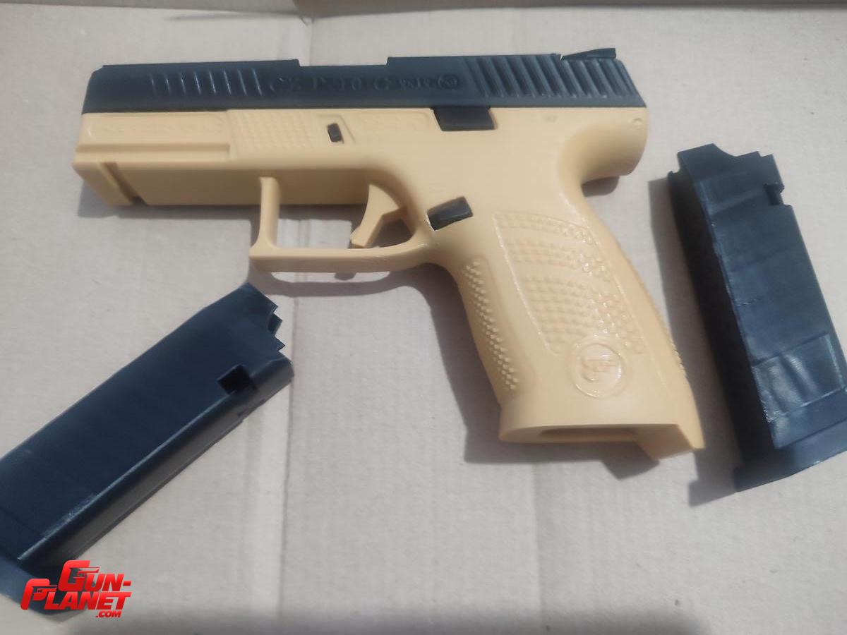 CZ P10c pistola inerte