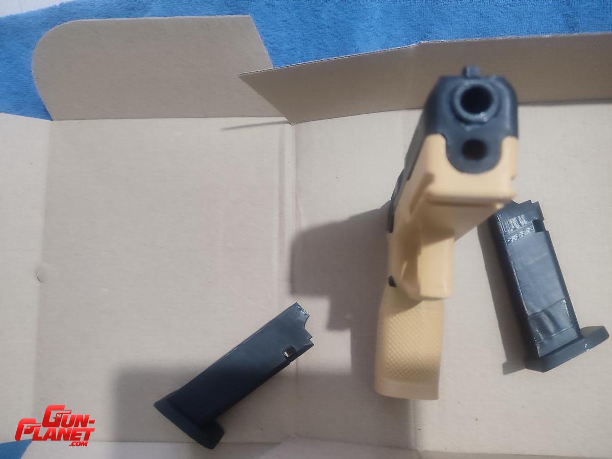 CZ P10c pistola inerte