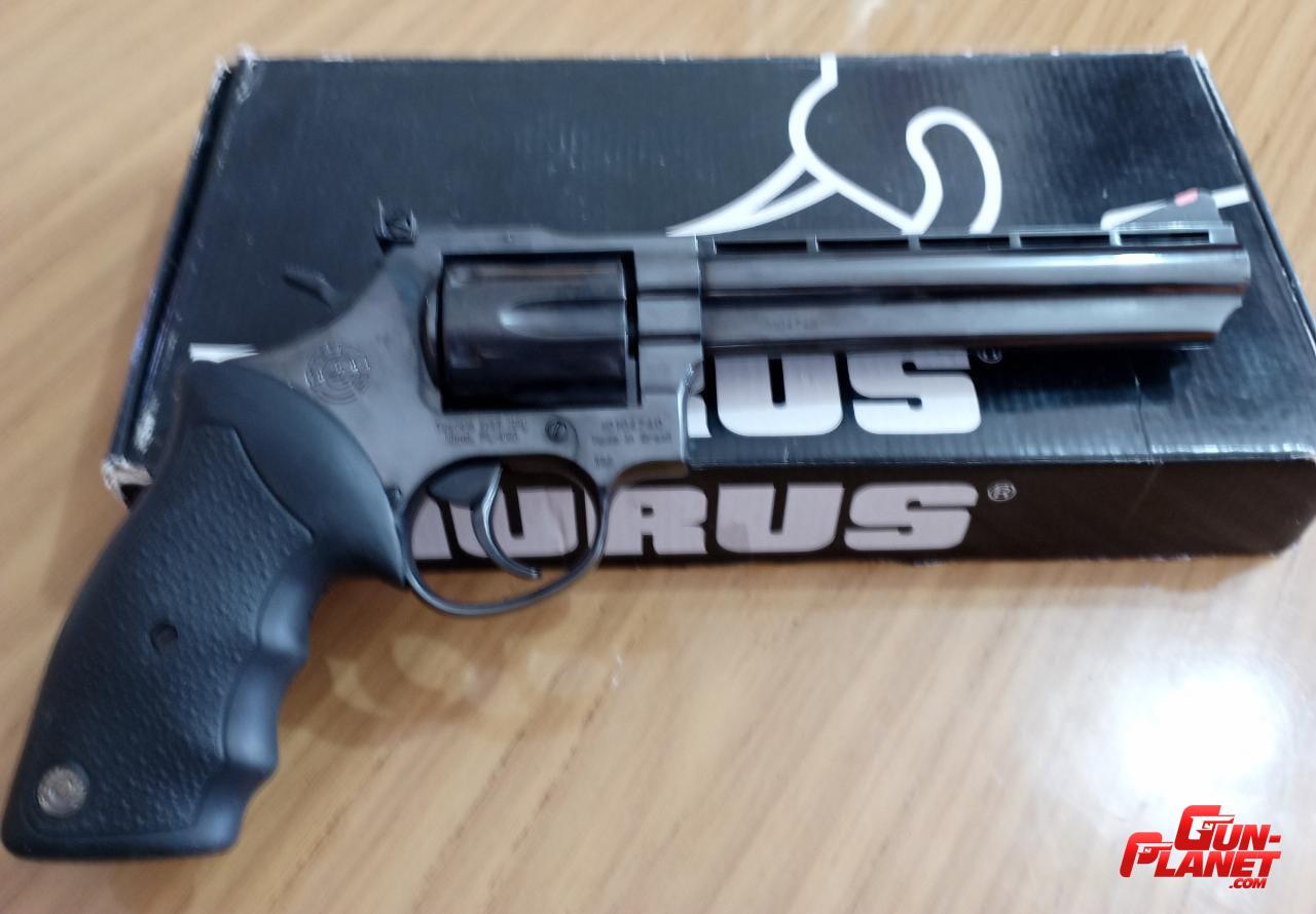 Taurus 689 