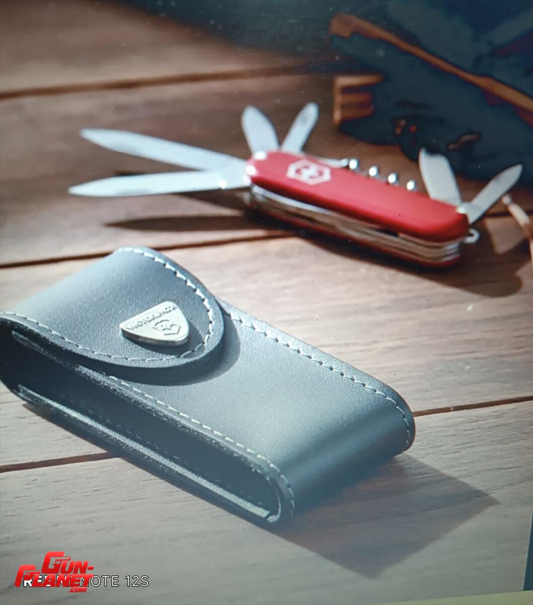  PORTA CORTAPLUMAS MARCA VICTORINOX SWISS MADE