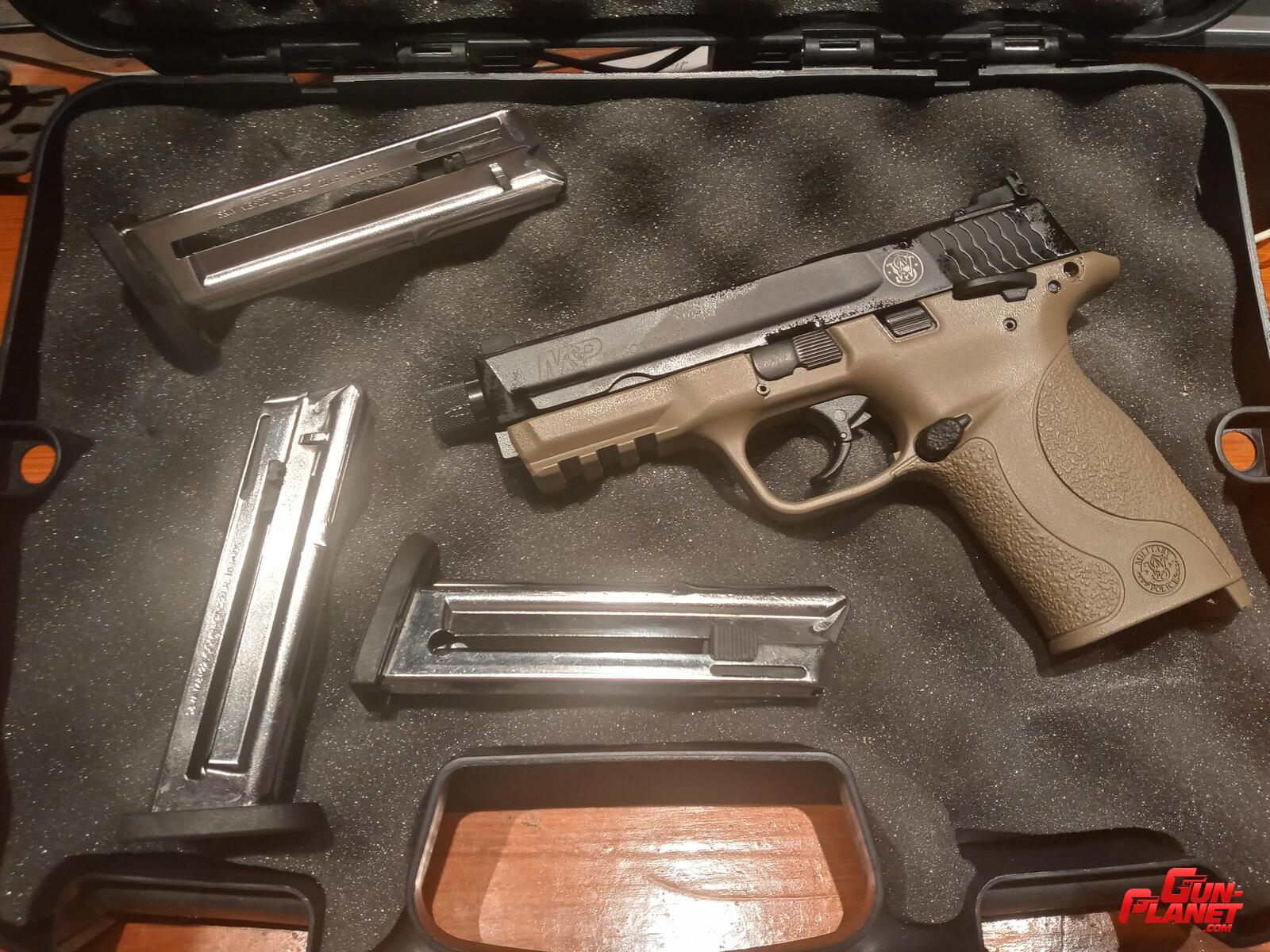 Smith & Wesson M&P 22LR compact