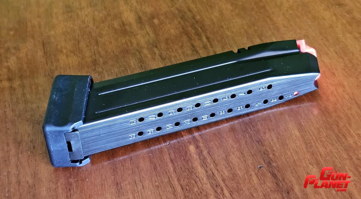CZ Cargador para P10 y P9