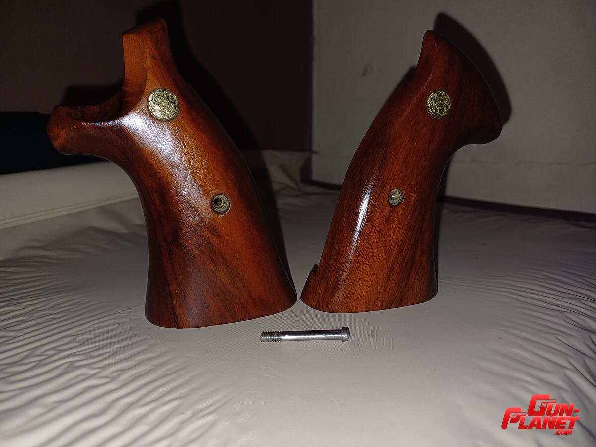 Smith & Wesson Cachas de nogal para armazón K o L Goncalo Alves Square butt