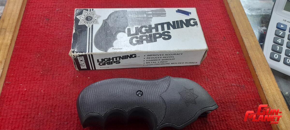  Cachas Bianchi Lightning para S&W armazón K round Butt