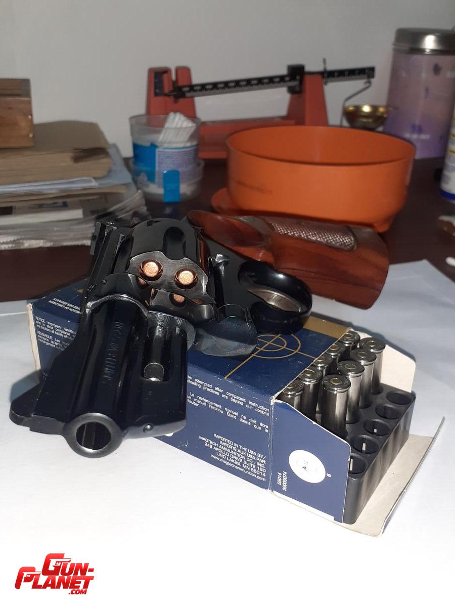 Smith & Wesson 27
