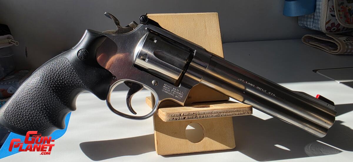 Smith & Wesson 617