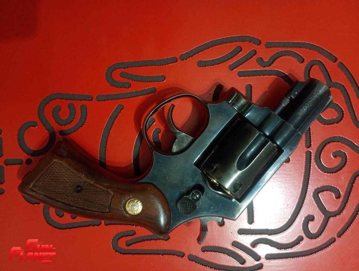 Taurus 889