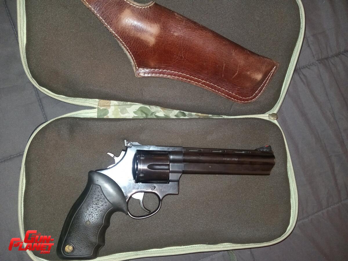 Taurus 44 magnum 