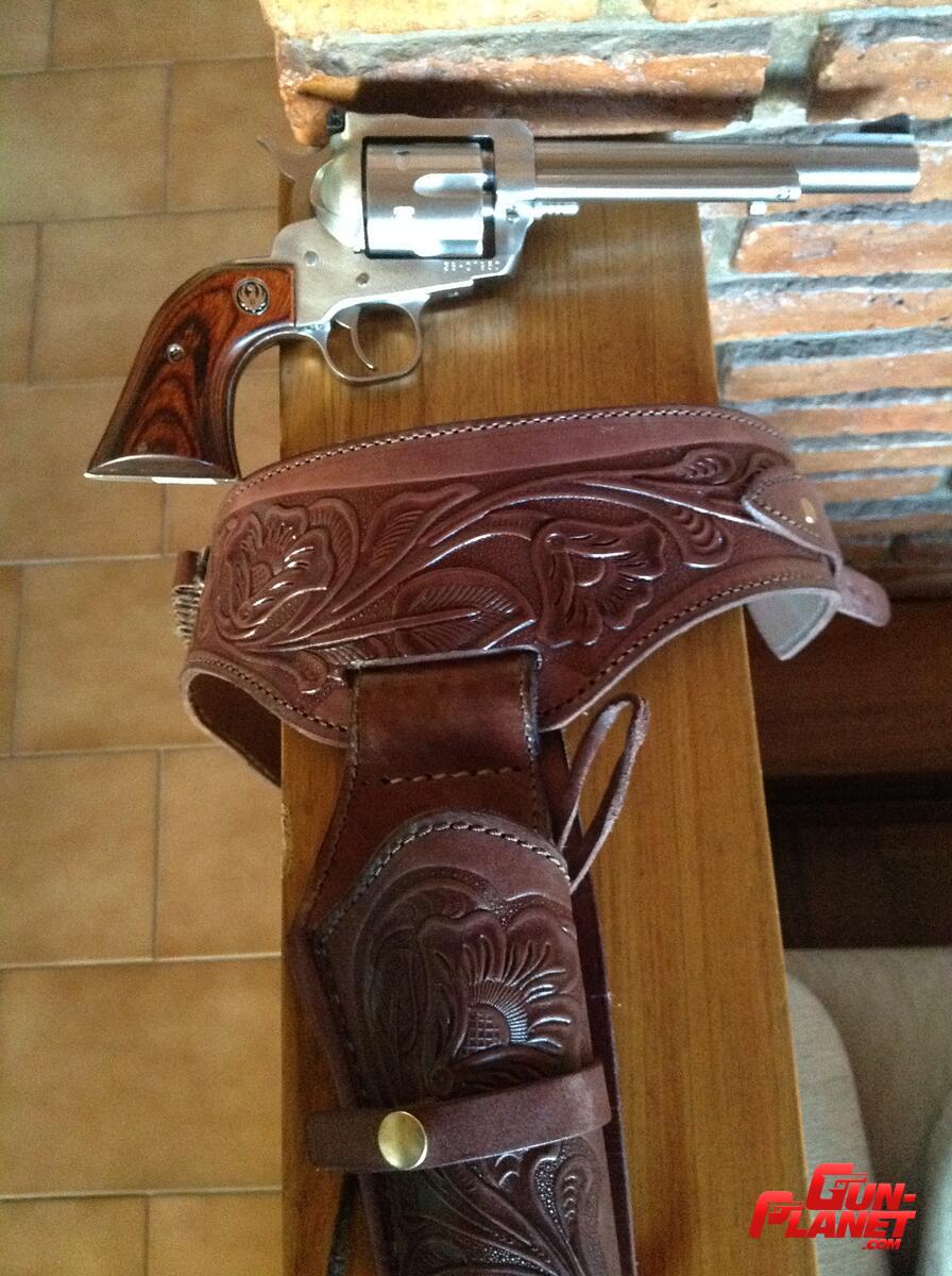 Ruger  BLACKHAWK 