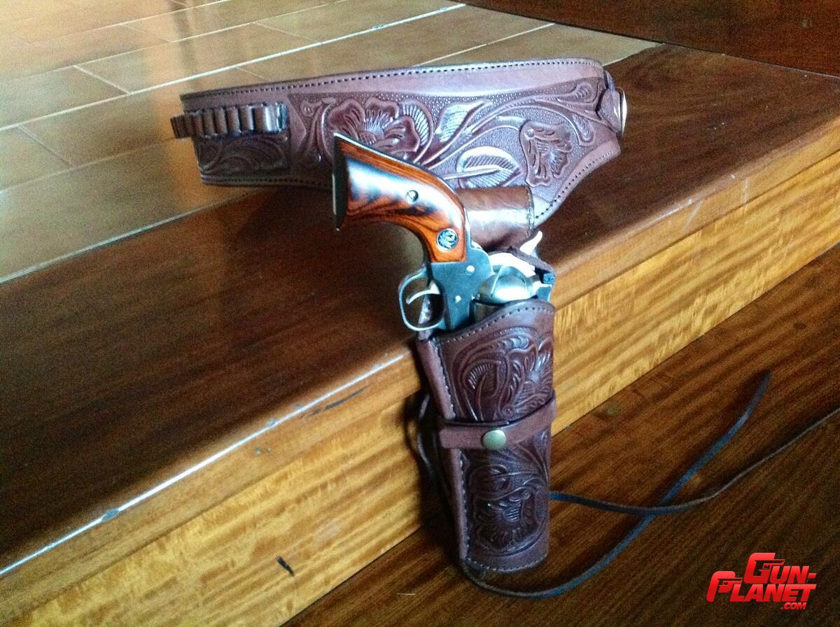 Ruger  BLACKHAWK 