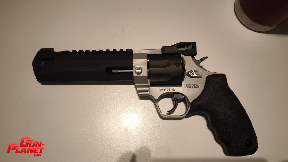 Taurus Raging Hunter