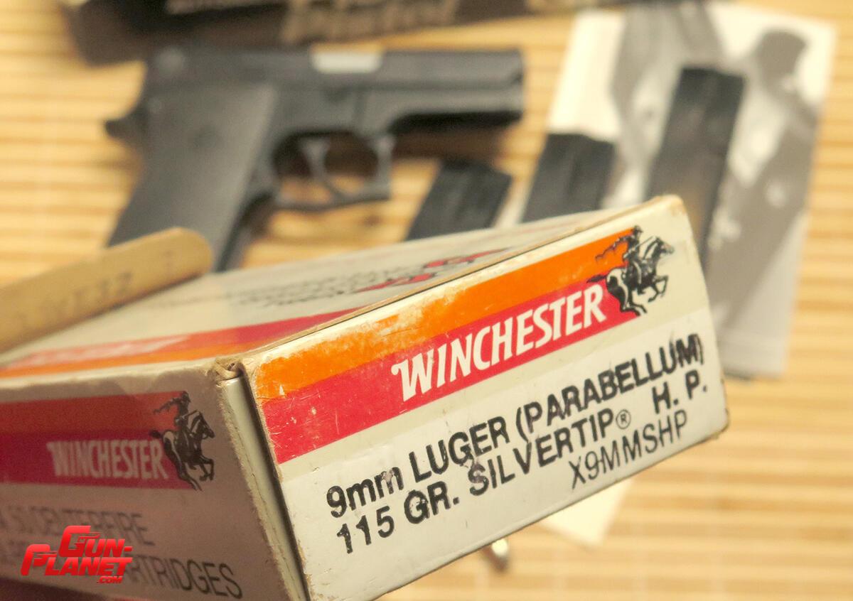 Smith & Wesson 469