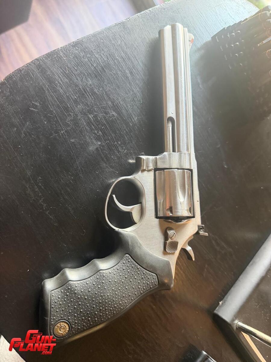 Taurus 669