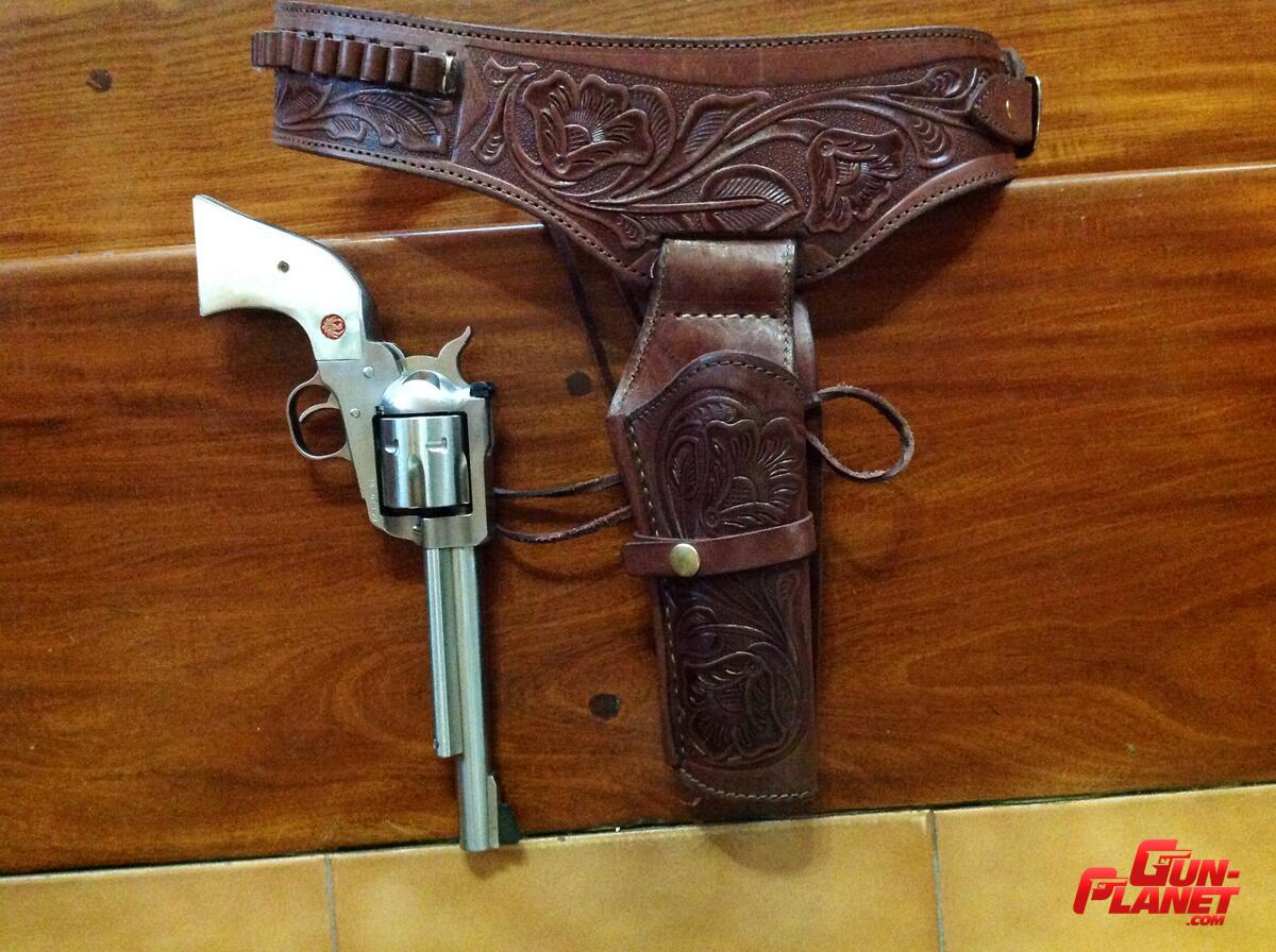 Ruger  BLACKHAWK 