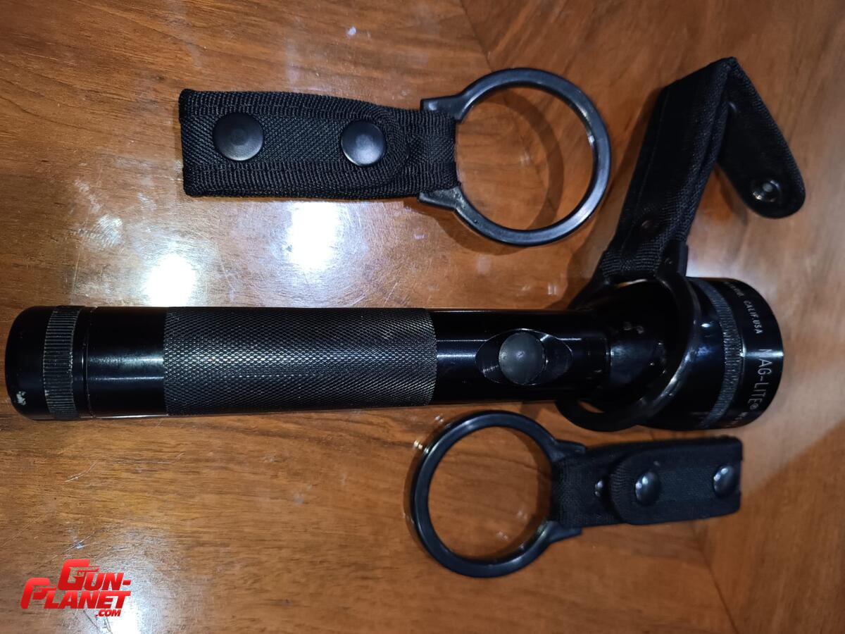  PORTA LINTERNA MAG LITE O SIMILAR / TONFA  DE CINTURA