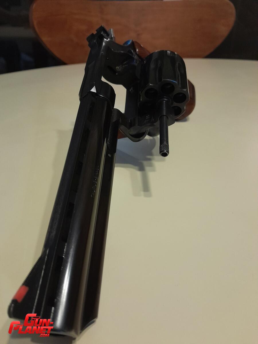 Taurus 689