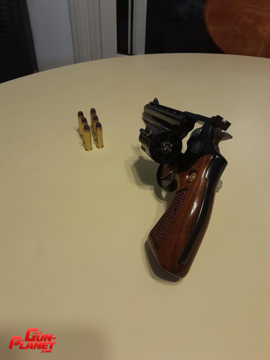Taurus 689