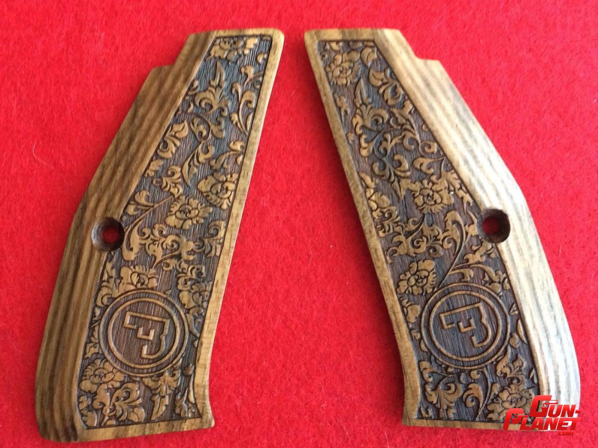 CZ 75 y SP01 cachas de madera
