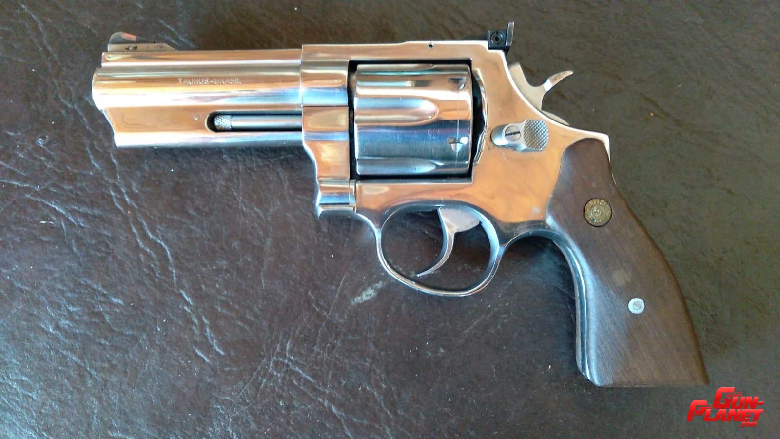 Taurus Modelo 44 calibre 44 magnum