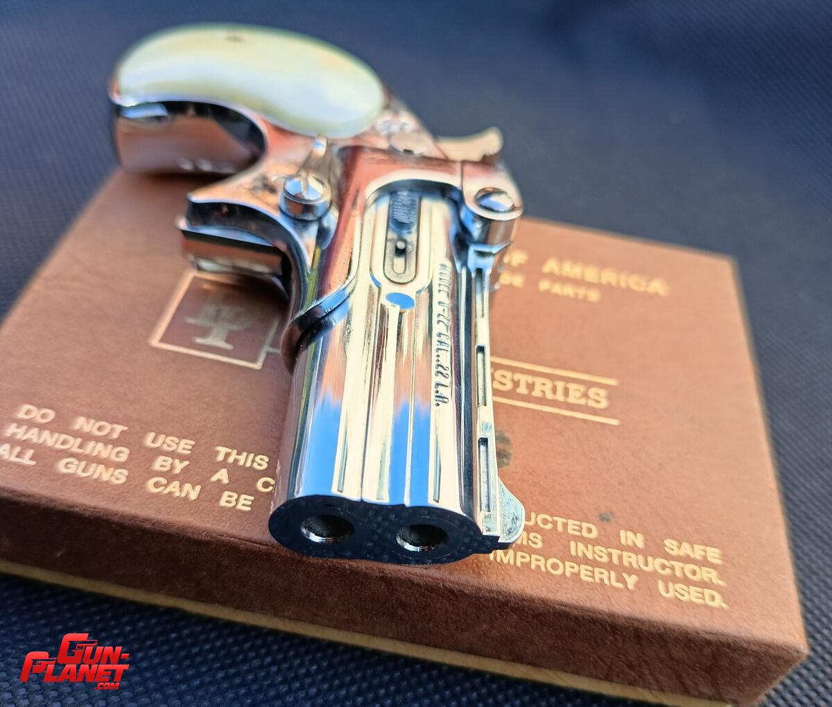  - DERRINGER DAVIS cal 22 LR