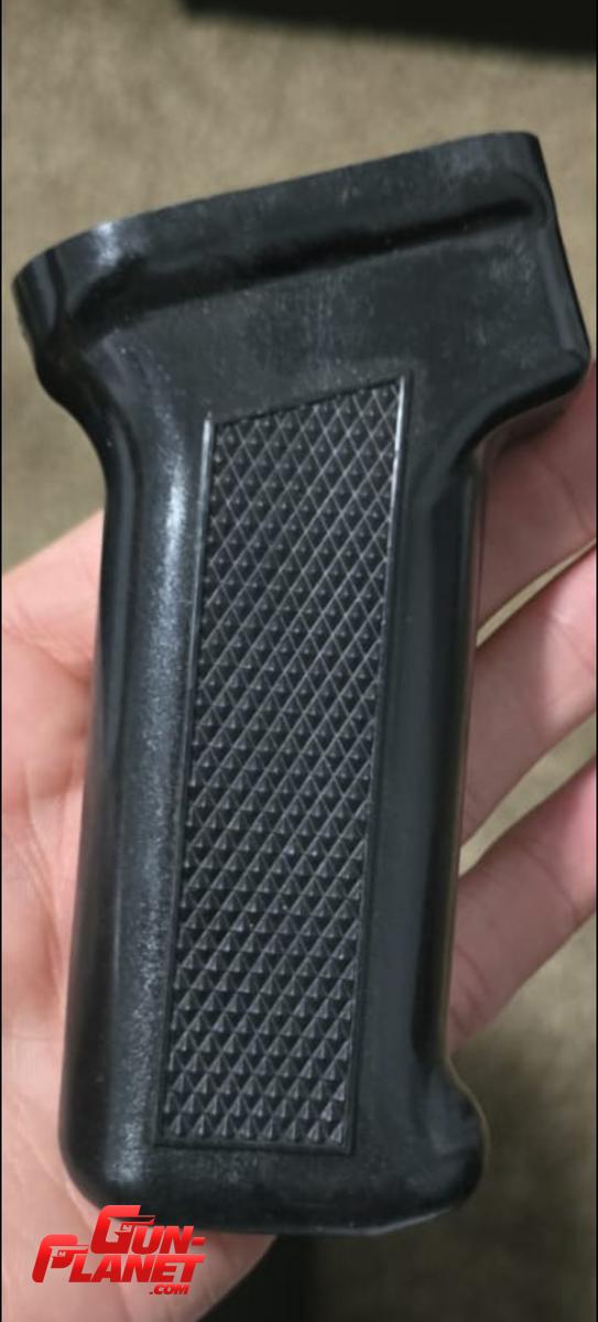  Pistol grip Kalashnikov KP9 / palmetto AK-V