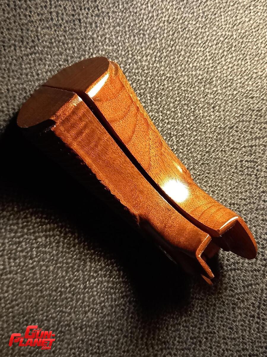 Colt Diamondback cachas originales 