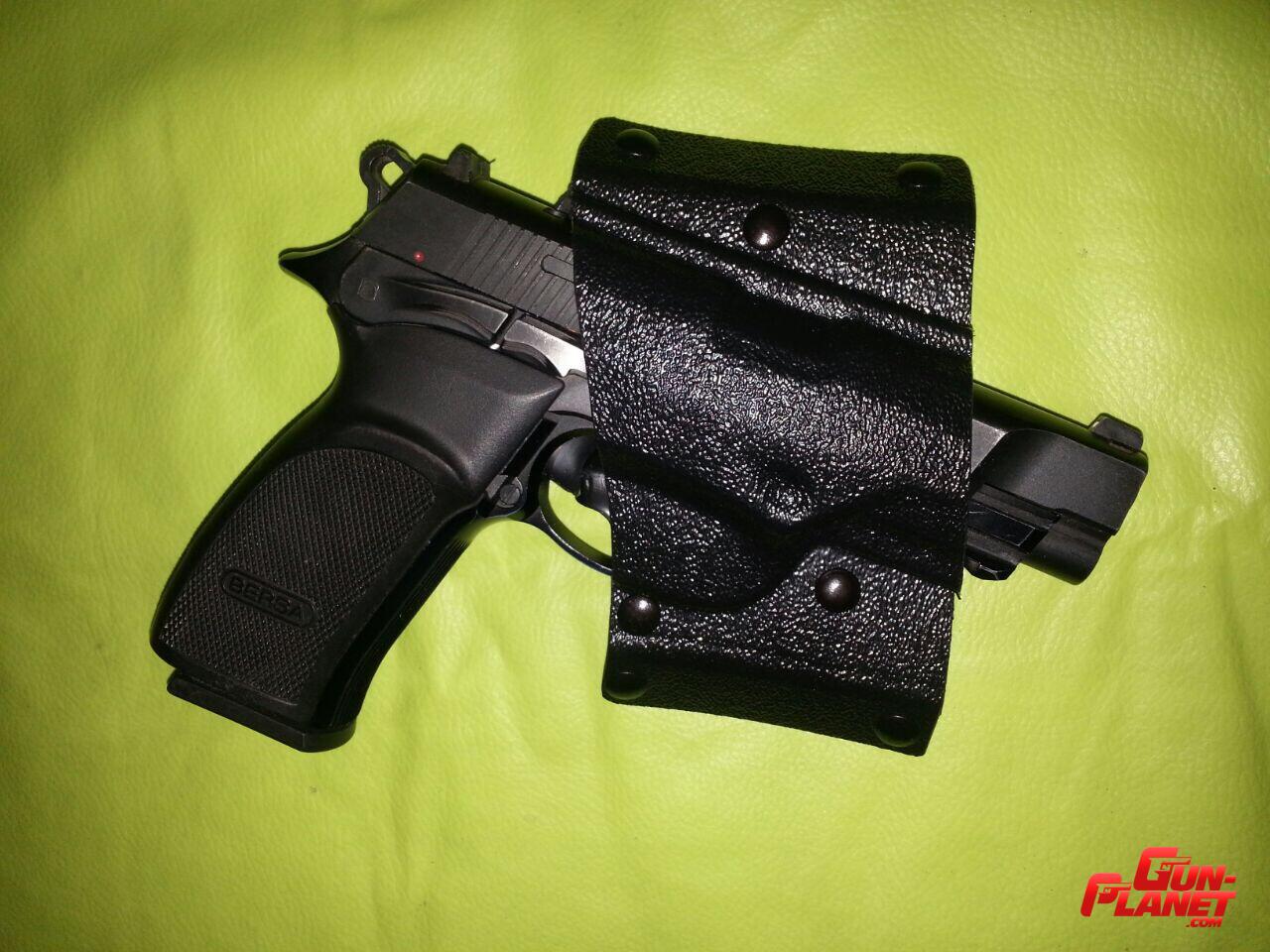 Von Custom  Fundas de portacion Beretta PX4 y Bersa