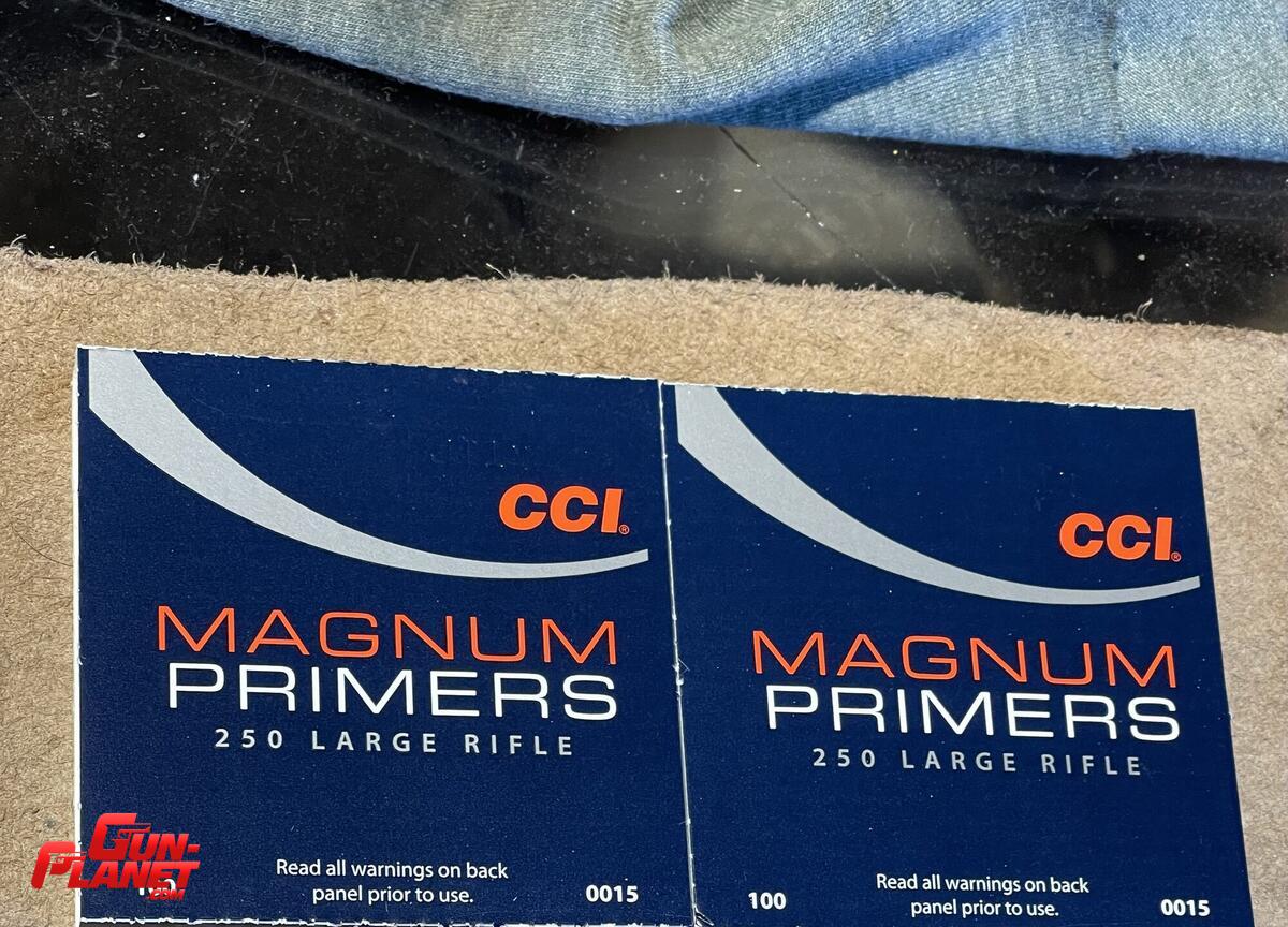 CCI 200 fulminantes Large rifle magnum