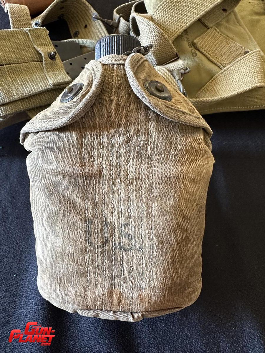  CANTIMPLORA ALUMINIO MILITAR  M 1942 COMPLETA CON JARRO Y FUNDA VERDE OLIVA ,FECHADA 1945 US A.G.M.CO PIEZA 2154 