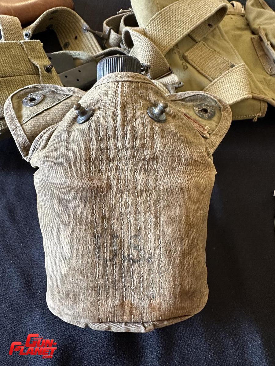  CANTIMPLORA ALUMINIO MILITAR  M 1942 COMPLETA CON JARRO Y FUNDA VERDE OLIVA ,FECHADA 1945 US A.G.M.CO PIEZA 2154 