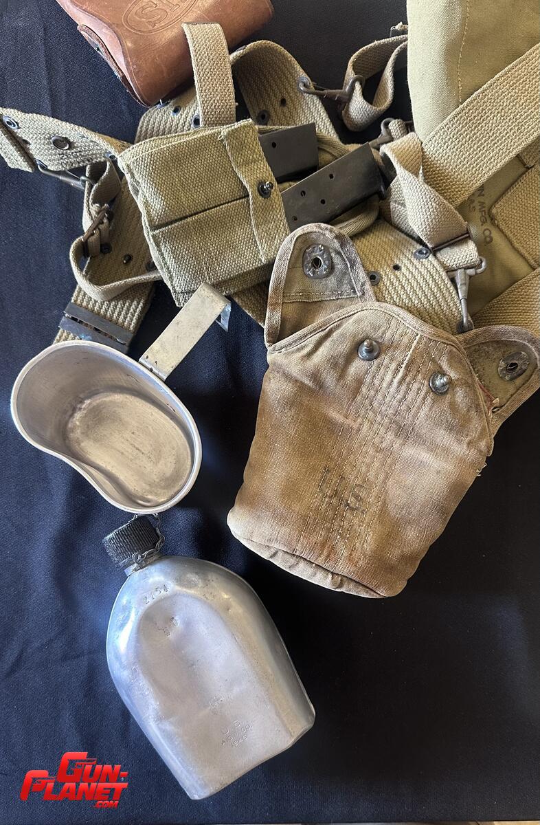  CANTIMPLORA ALUMINIO MILITAR  M 1942 COMPLETA CON JARRO Y FUNDA VERDE OLIVA ,FECHADA 1945 US A.G.M.CO PIEZA 2154 