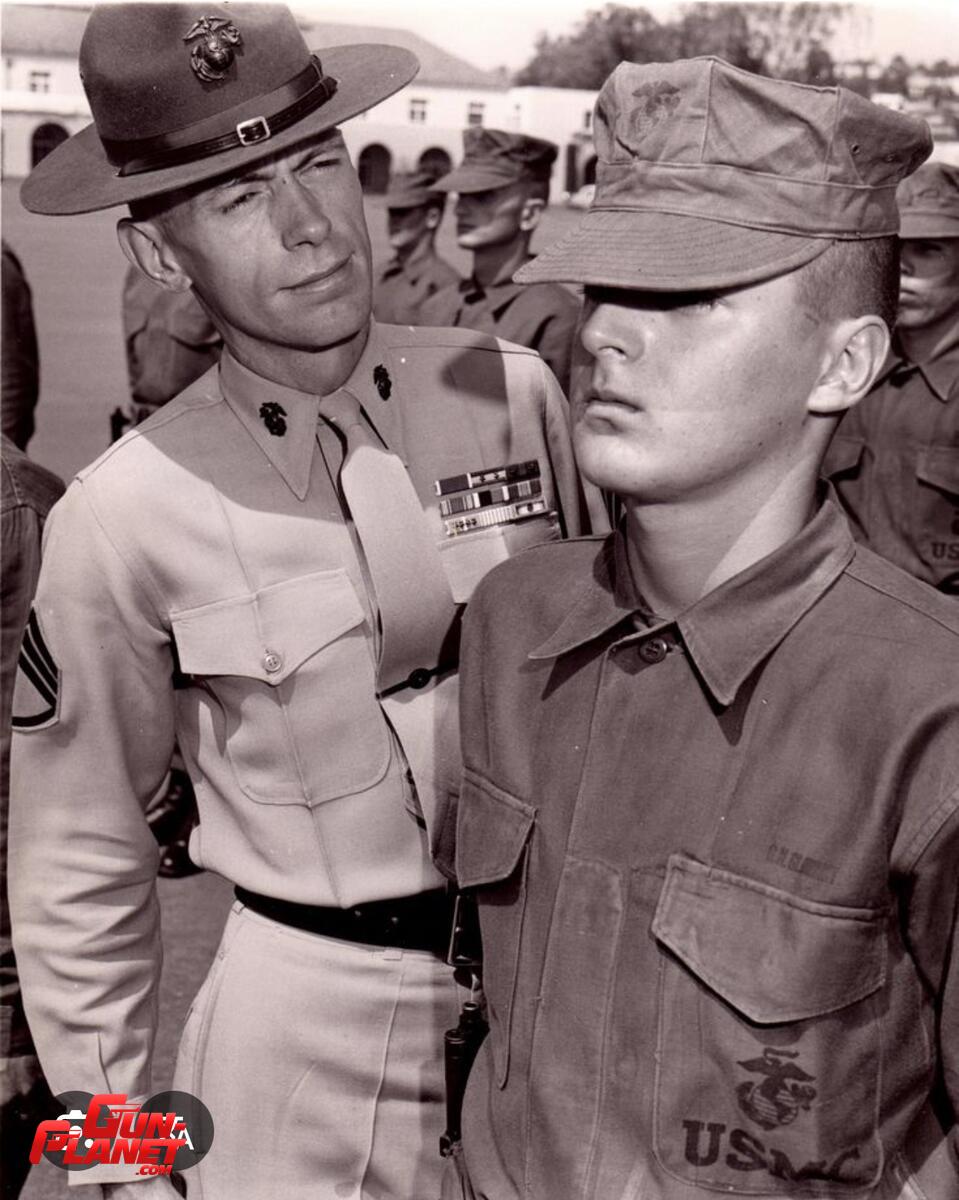  GORRA DRILL INSTRUCTOR  USMC 4  PUNTAS  VERDE OLIVA FIELTRO ,TALLE 6 5/8 EPOCA GUERRA DE VIETNAM