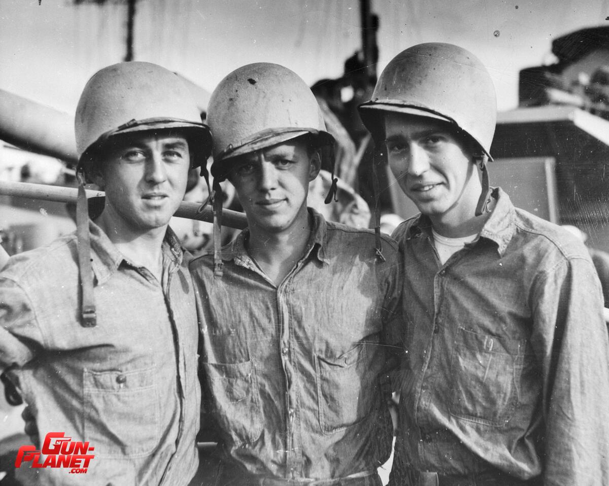  CASCO M1 : SHELL ARGENTINO ORIGINAL,LINER US ORIGINAL WWII, DECORADO COMO PERSONAL DE PLAYA DE DESEMBARCO 