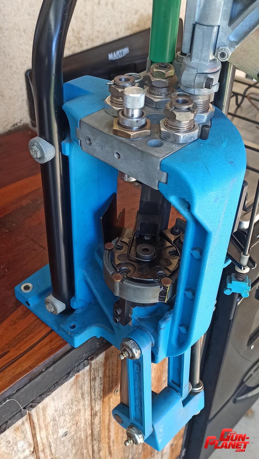 Dillon XL 650 cal 9mm y 45 ACP y alimentador de vainas