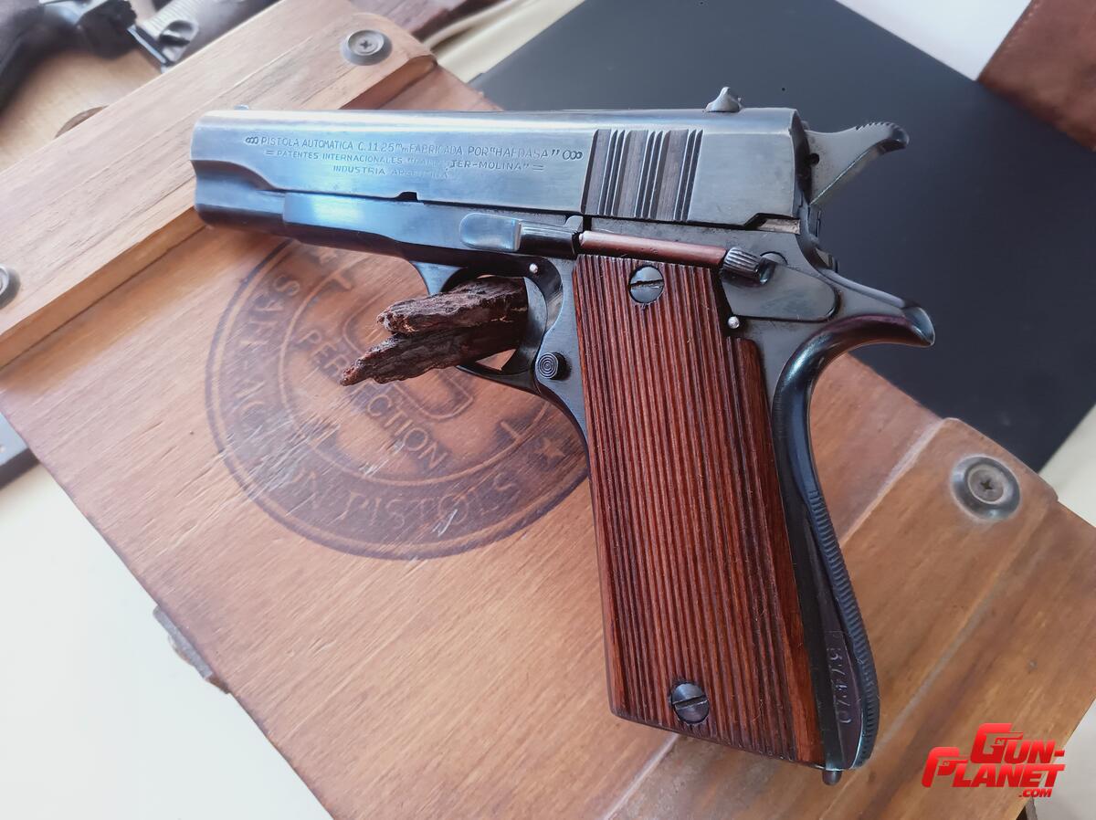 Ballester Molina cal 45 ACP, con CUIM año 1945 (fue civil)