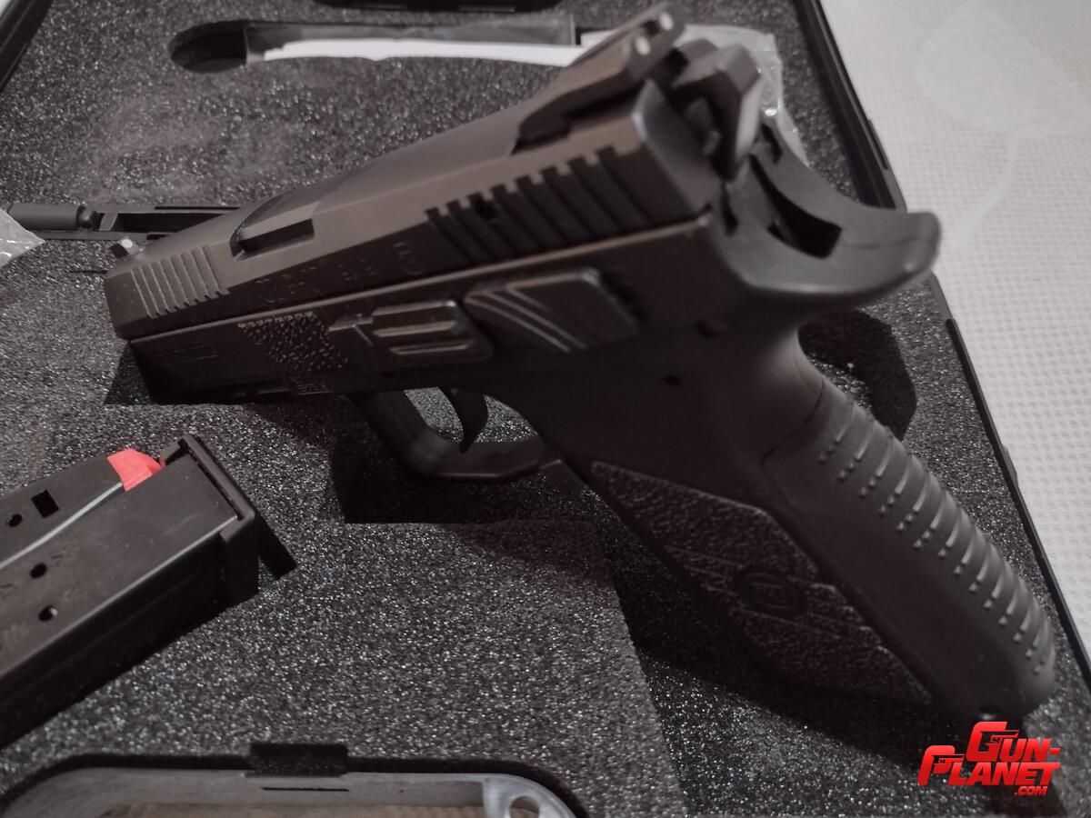 CZ P07  