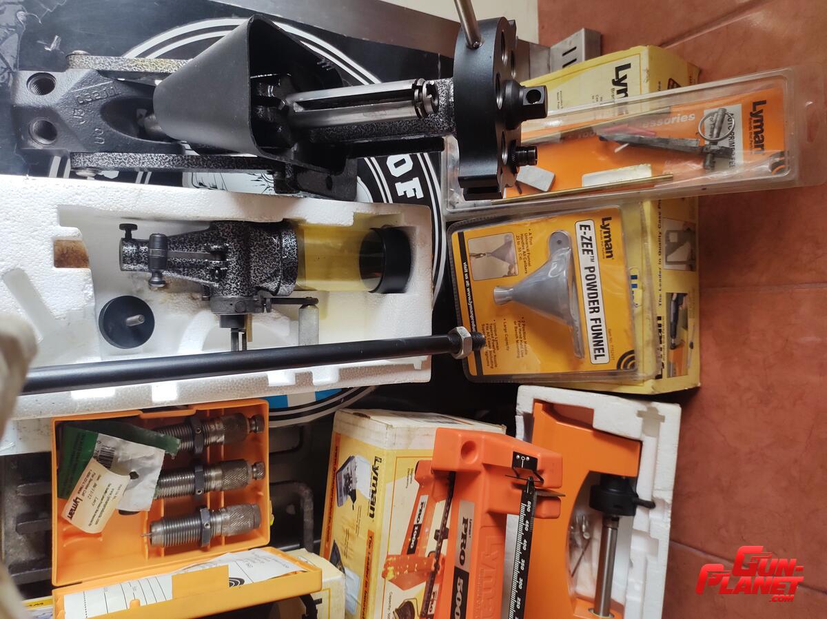 Lyman T mag con muchos accesorios